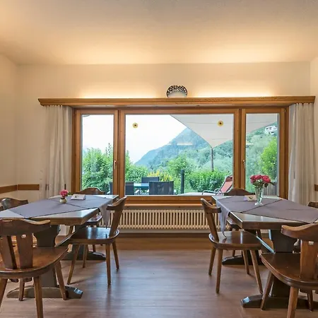 Ξενοδοχείο Pranzaira, Strada Cantonale 211,